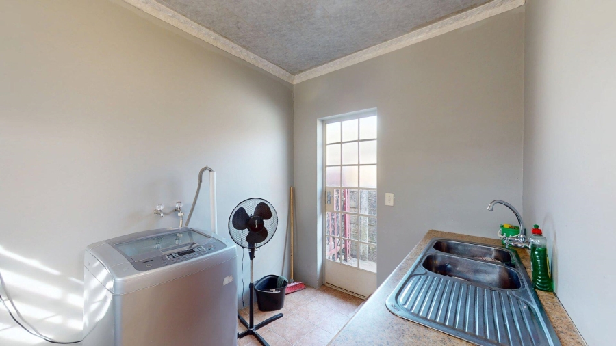 3 Bedroom Property for Sale in Miederpark North West